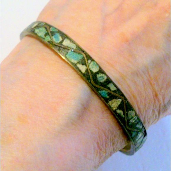 Vintage Brass Mosaic Crushed Stone Inlay Bangle Bracelet - Picture 4 of 4